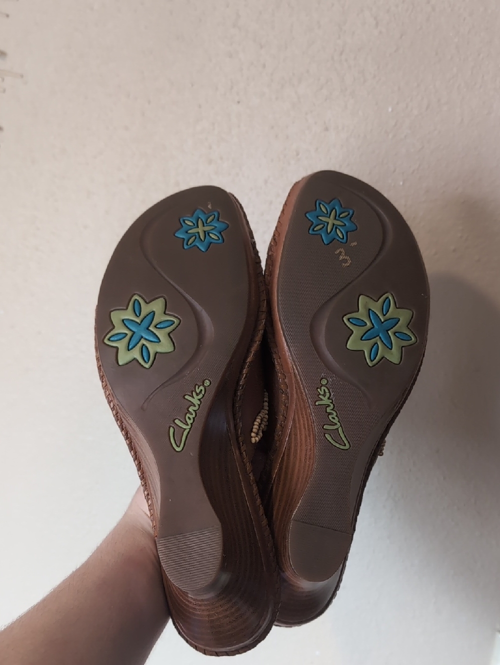 Clarks Artisen Brown Leather Wedge Sandals with Beaded Floral Accents - Picture 2 of 7